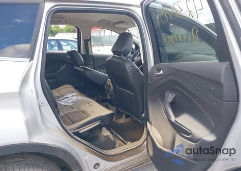 2019 Ford Escape Titanium из США, поврежденный, VIN 1FMCU9J98KUB98904